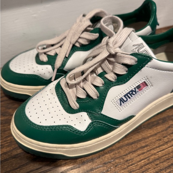 Autry Medalist Green and White Sneakers Sz 39 - Picture 2 of 7